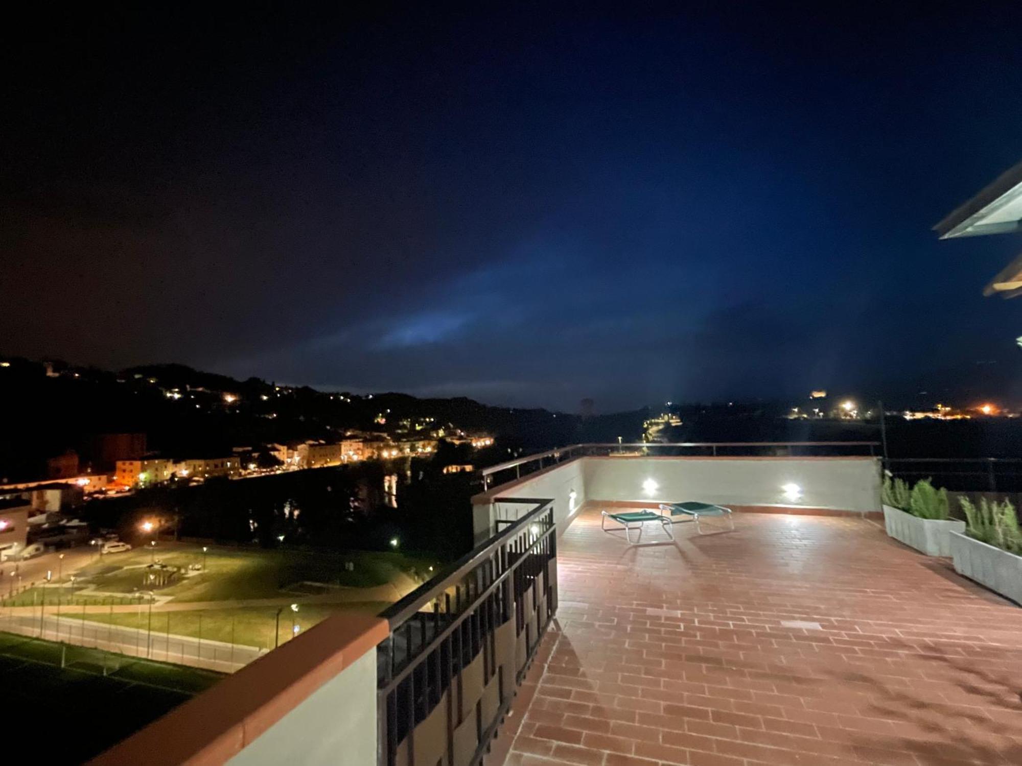 Sesto Piano Apartment Incisa in Val d'Arno Eksteriør billede